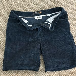 Quicksilver Men’s 32 Dark Blue Corduroy Shorts in excellent condition